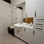 Val Apartman