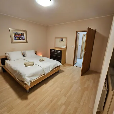 Val Apartment *